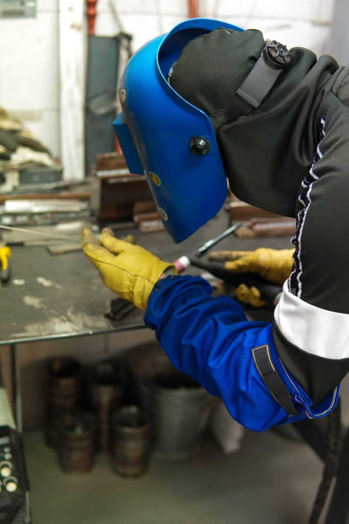 إتقان لحام TIG: دورات تدريبية دقيقة في أكاديمية لودفيجشافن للحام